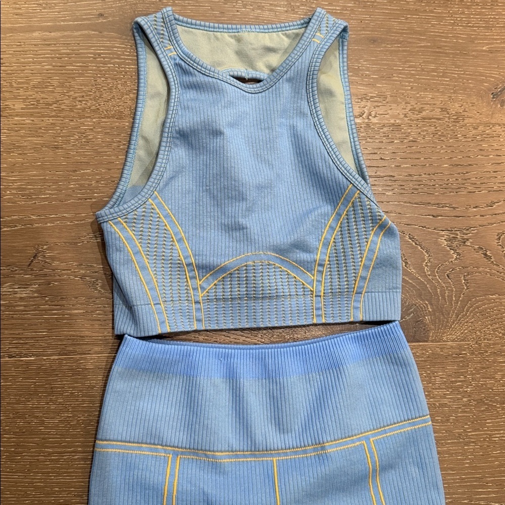 Fabletics Blue & Yellow Seamless Ribbed Workout Set Size S - Picture 4 of 9